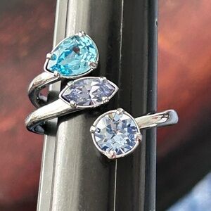 Elegant stainless Silver and Blue crystal Ring by Brosway size 9